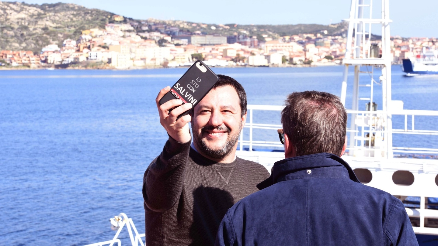 Matteo Salvini è in Sardegna per il suo tour elettorale (LaPresse)