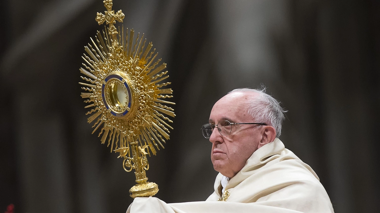 Papa Francesco celebra il Te Deum (Ansa)