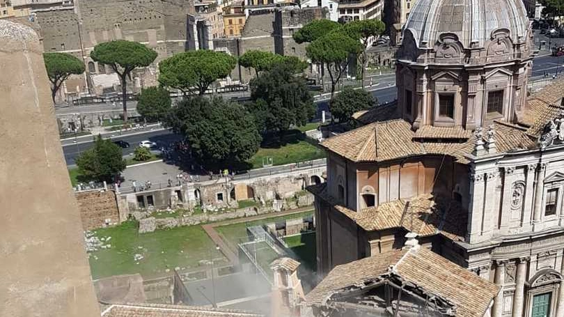 Roma, il crollo nella chiesa San Giuseppe dei Falegnami (Dire)