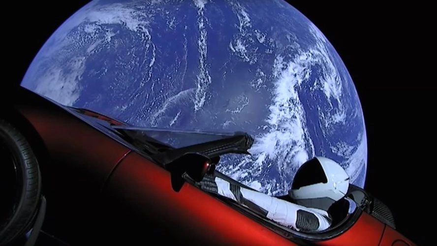 La Tesla Roadster di Elon Musk nello spazio - foto Space X Youtube