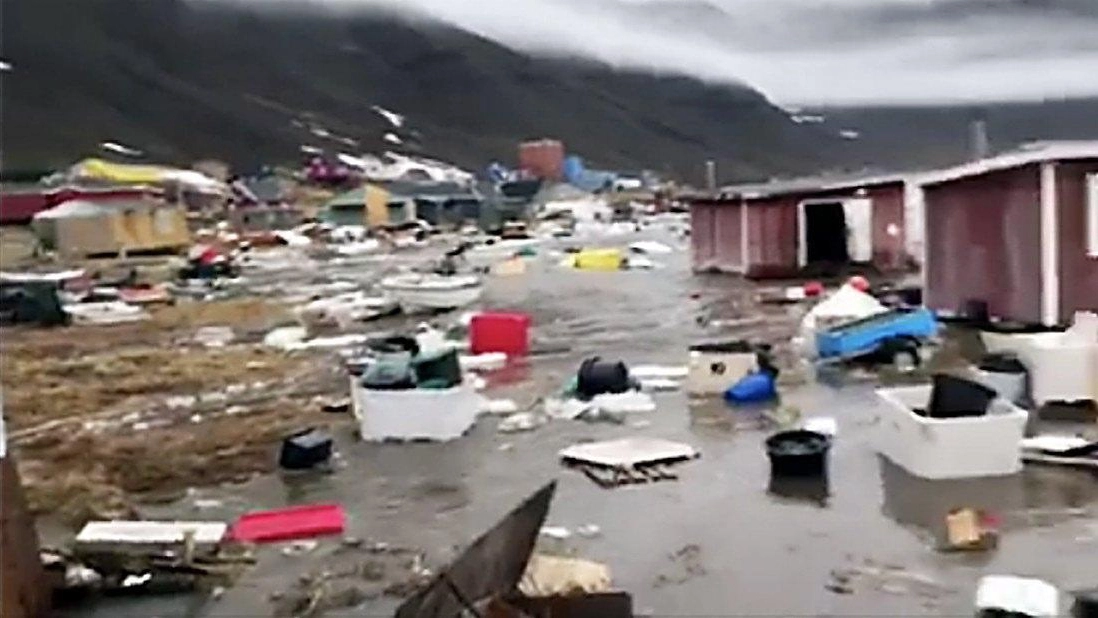 Il villaggio di Nuugaatsiaq, in Groenlandia, colpito dallo tsunami (Ansa)