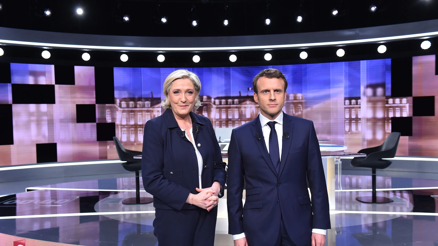 Francia, sfida tra Marine Le Pen e Emmanuel Macron (Lapresse)