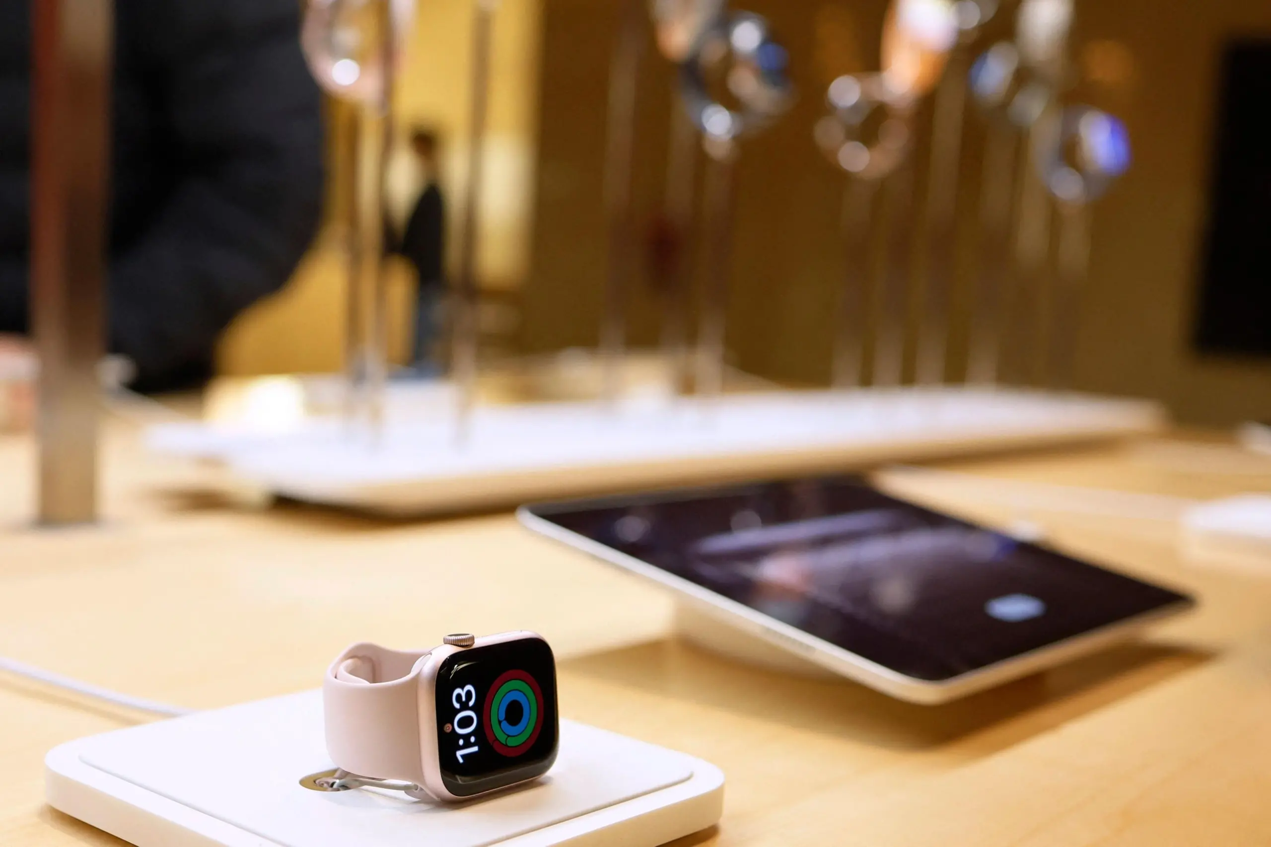 Apple: il 2024 si annuncia l'anno della svolta nell'uso dell'AI