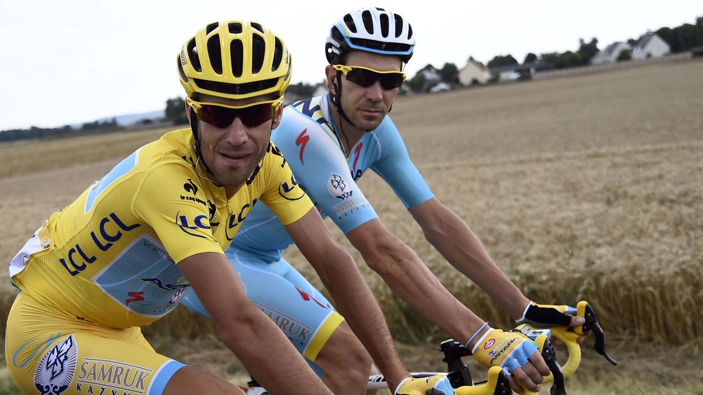 Nibali con la maglia gialla al Tour de France (Afp)