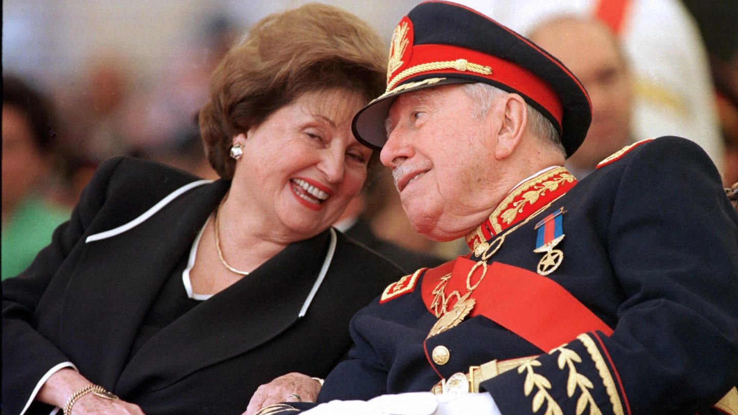 Augusto Pinochet e la moglie Lucia Hiriart