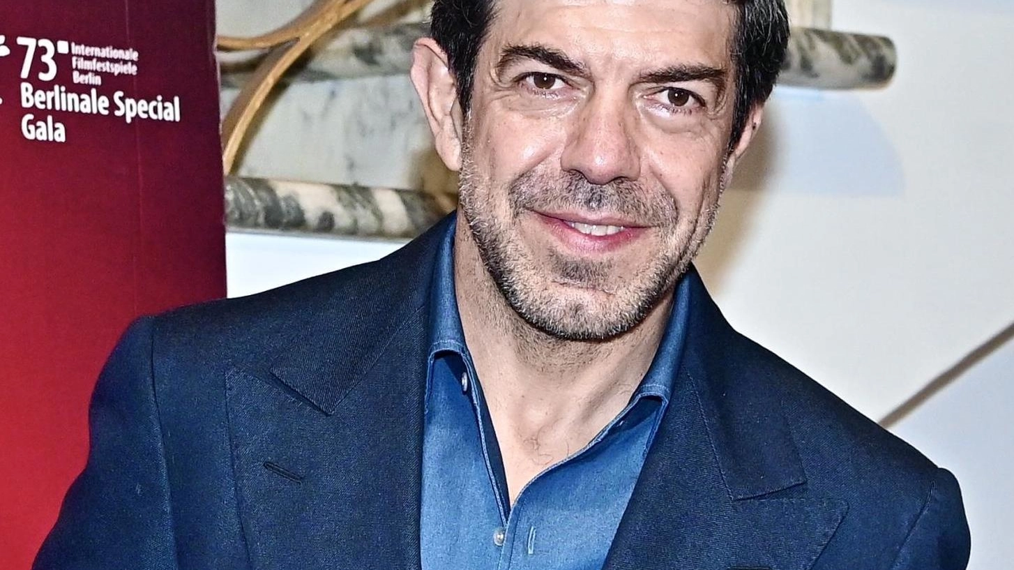 Pierfrancesco Favino, 53 anni, ora al cinema con L’ultima notte di Amore