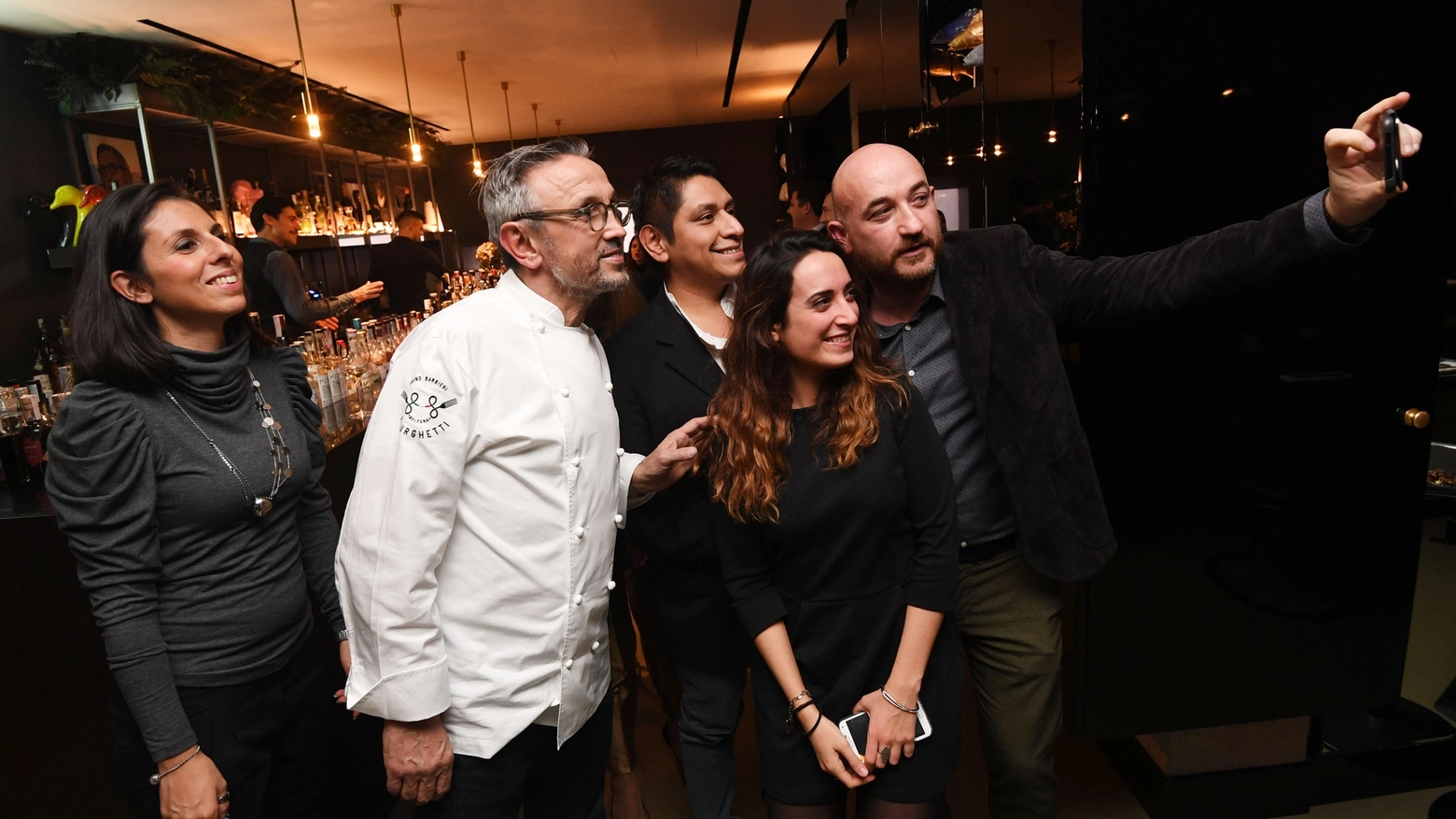 I vincitori del contest Qn da Fourghetti con lo chef Barbieri (Fotoschicchi)