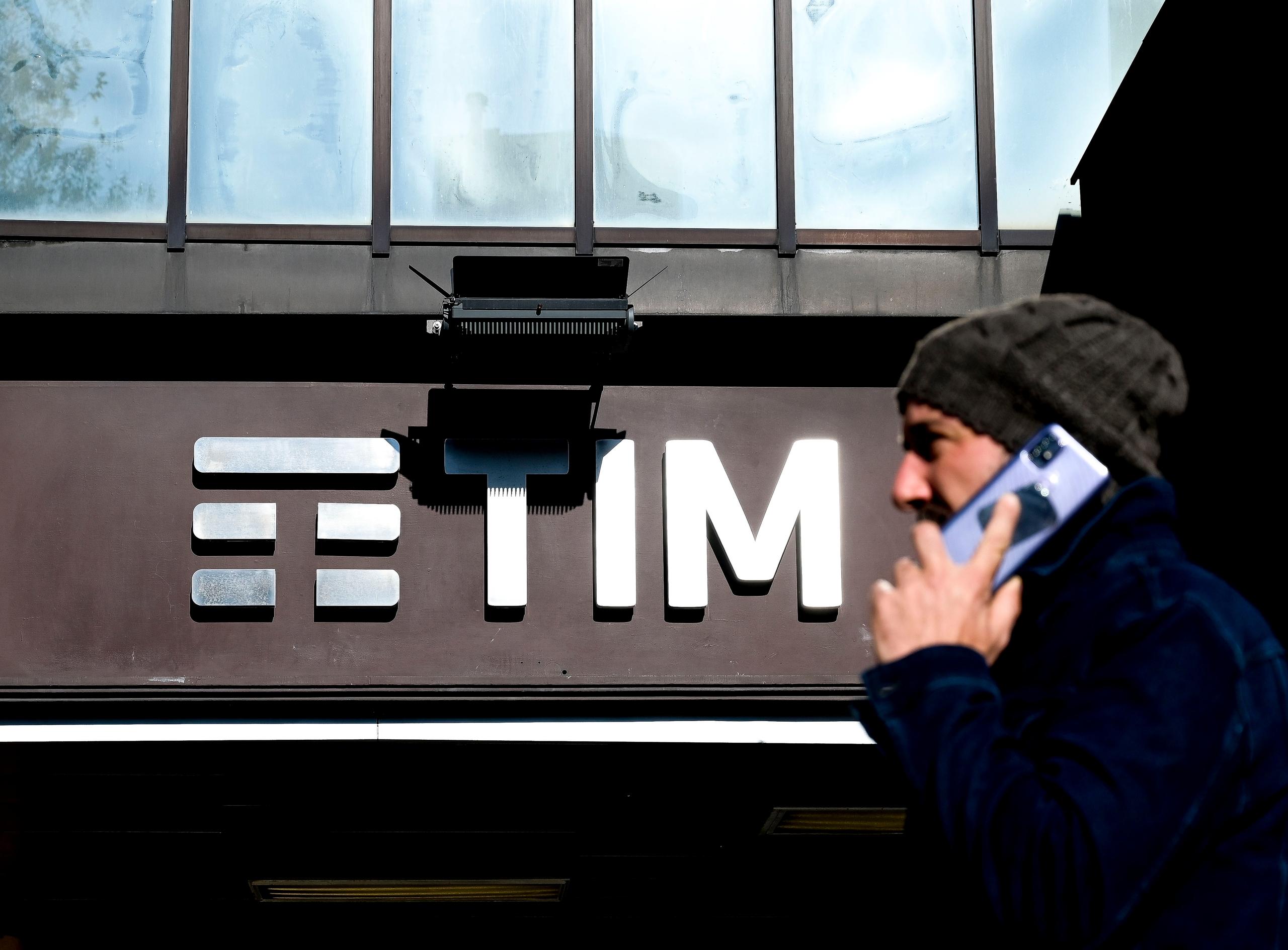 Titolo on sale tim oggi