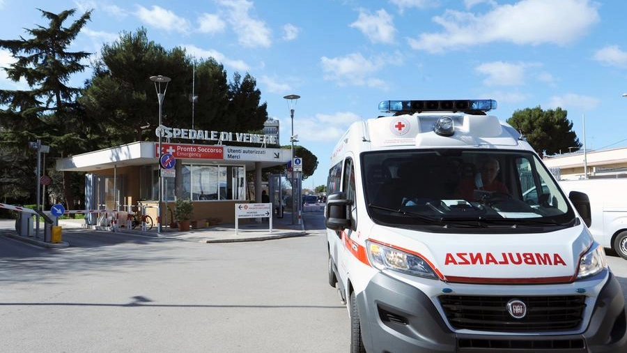 L'ingresso del pronto soccorso dell'ospedale Di Venere di Bari
