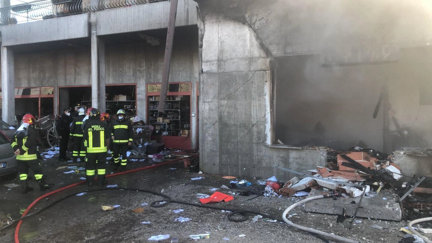 Esplosione in deposito a Pinzano al Tagliamento 