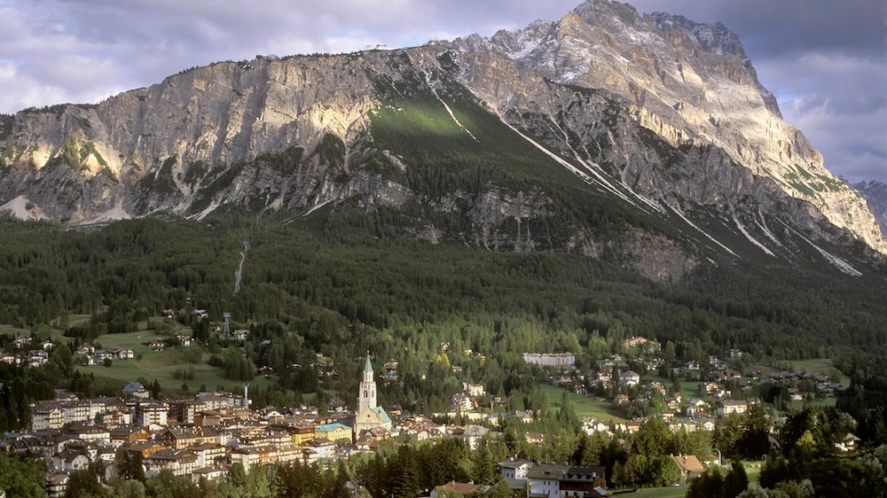 Cortina e le Dolomiti - foto Jimveilleux Istock