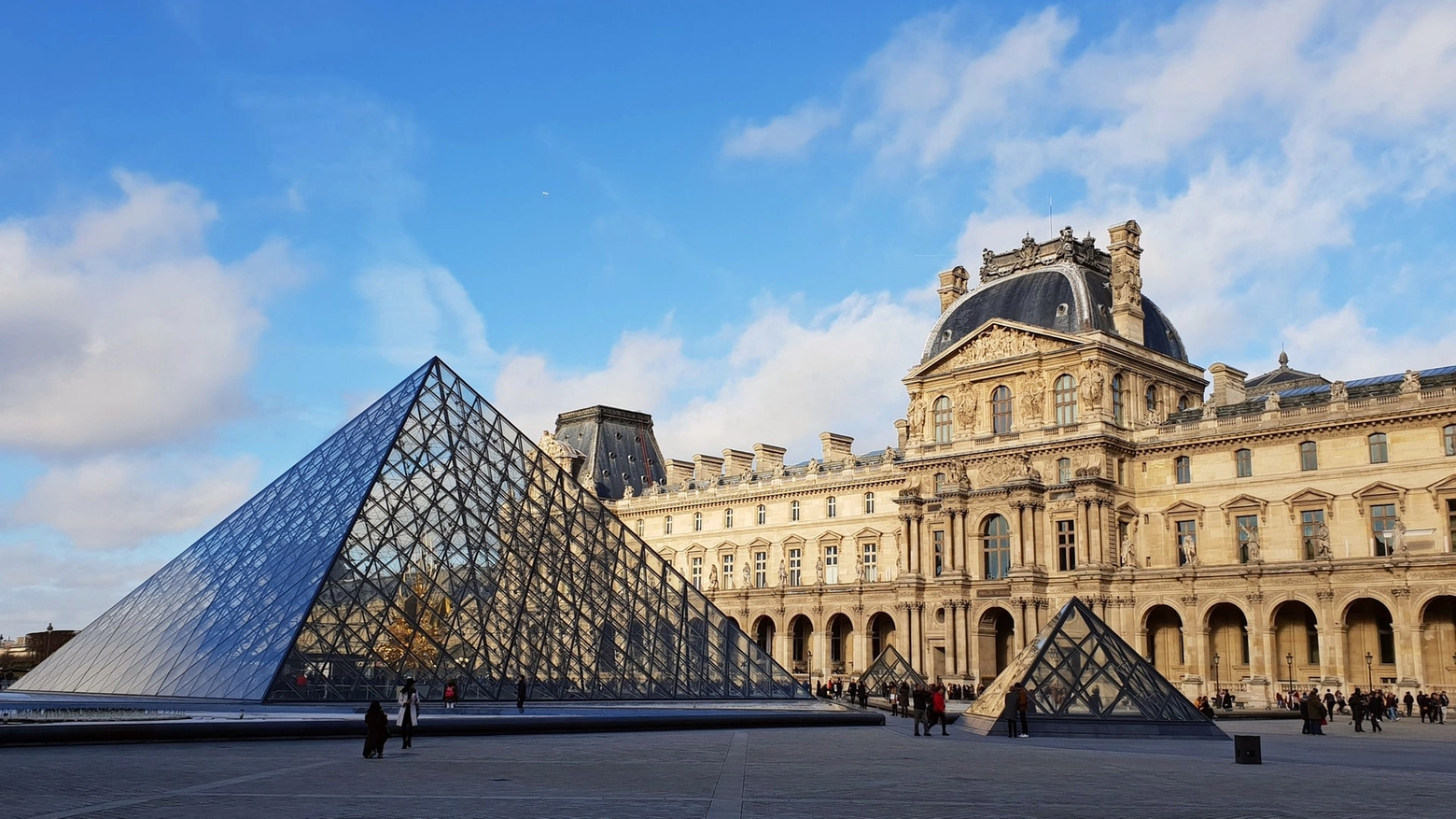 Louvre museo_Pixabay