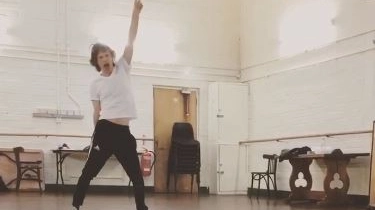 Mick Jagger balla su Facebook 