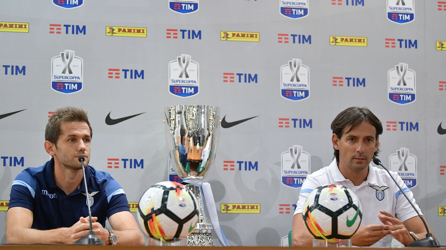 Supercoppa italiana 2017, Senad Lulic e Simone Inzaghi (LaPresse)