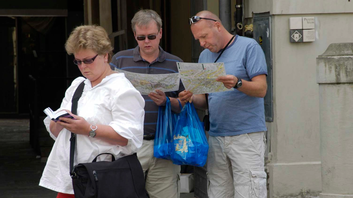 Un gruppo di turisti a Prato (foto Attalmi)