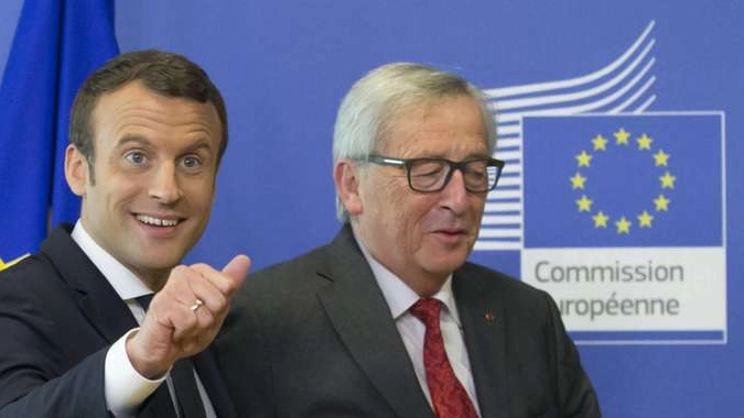 Mcron a Juncker, su Ue non parlo a vuoto