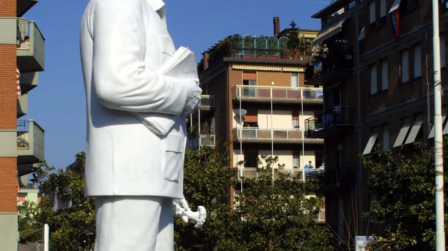 Il monumento a Bettino Craxi ad Aulla (foto d'archivio)