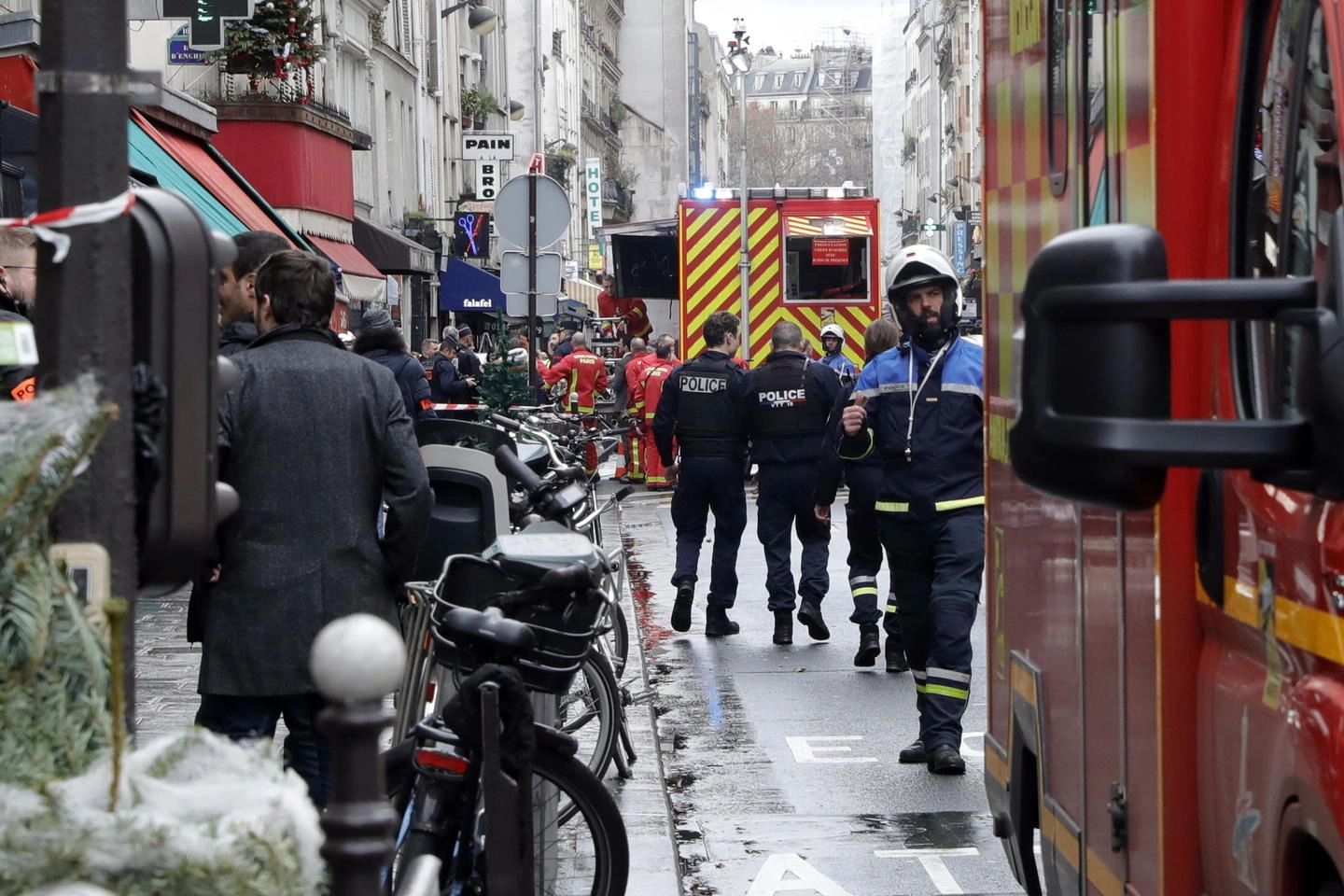 Parigi: Rue d'Enghien dove ha avuto luogo l'attentato ai curdi (Ansa)