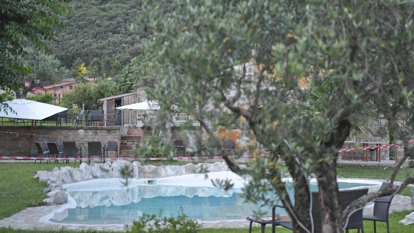 La piscina dove è stata ritrovata senza vita Maria Ungureanu (Ansa)