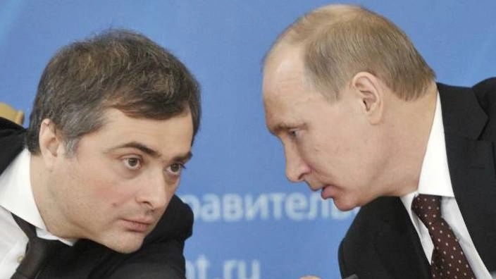 Surkov con Putin