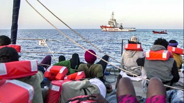 Migranti, sbarchi, salvataggi in mare: foto generica