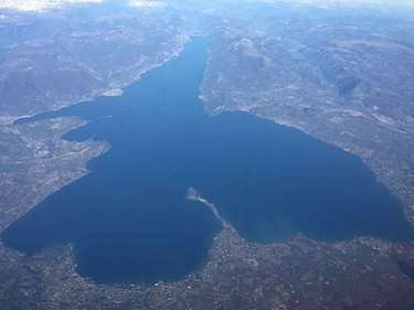 Maltempo, piena record del lago di Garda: mai così tanta acqua da 27 anni