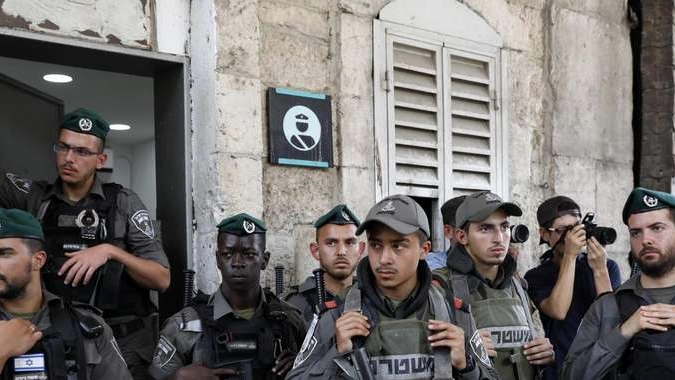 Gerusalemme: polizia disperde fedeli