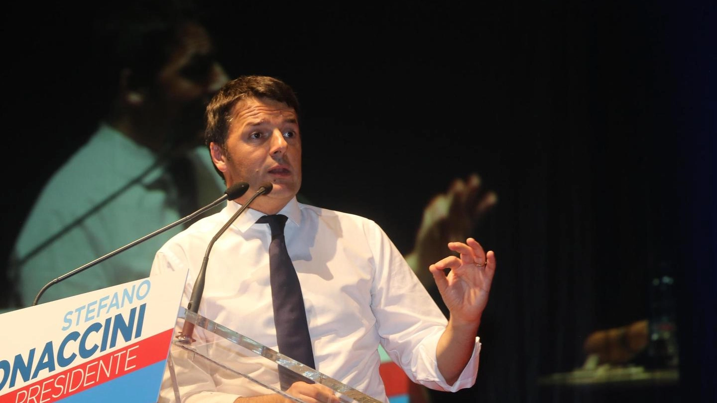Il premier Matteo Renzi a Bologna per sostenere il candidato Stefano Bonaccini (Ansa)