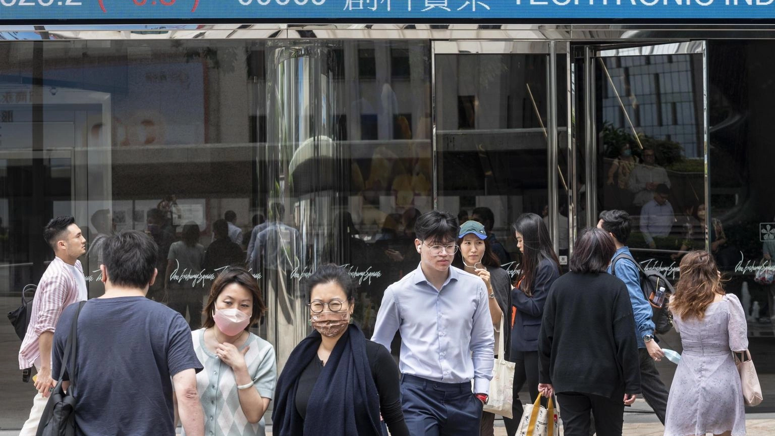 Borsa: Hong Kong apre a -0,25%, in attesa del Pil cinese