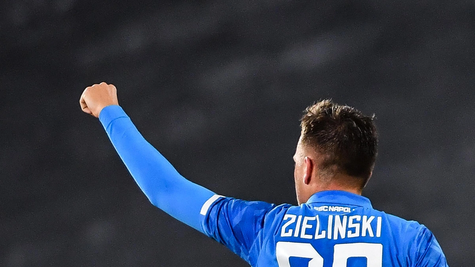 Napoli-Inter, l'esultanza di Piotr Zielinski