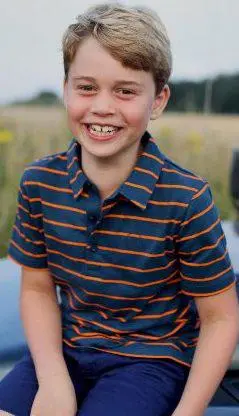 Bimba di 6 anni scrive al principino per invitarlo alla festa di compleanno Le rispondono William e Kate