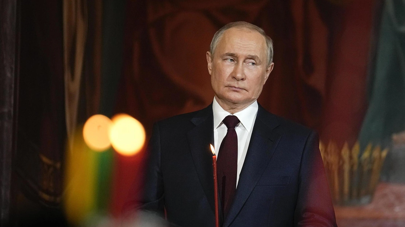 Vladimir Putin alla messa della Pasqua Ortodossa 