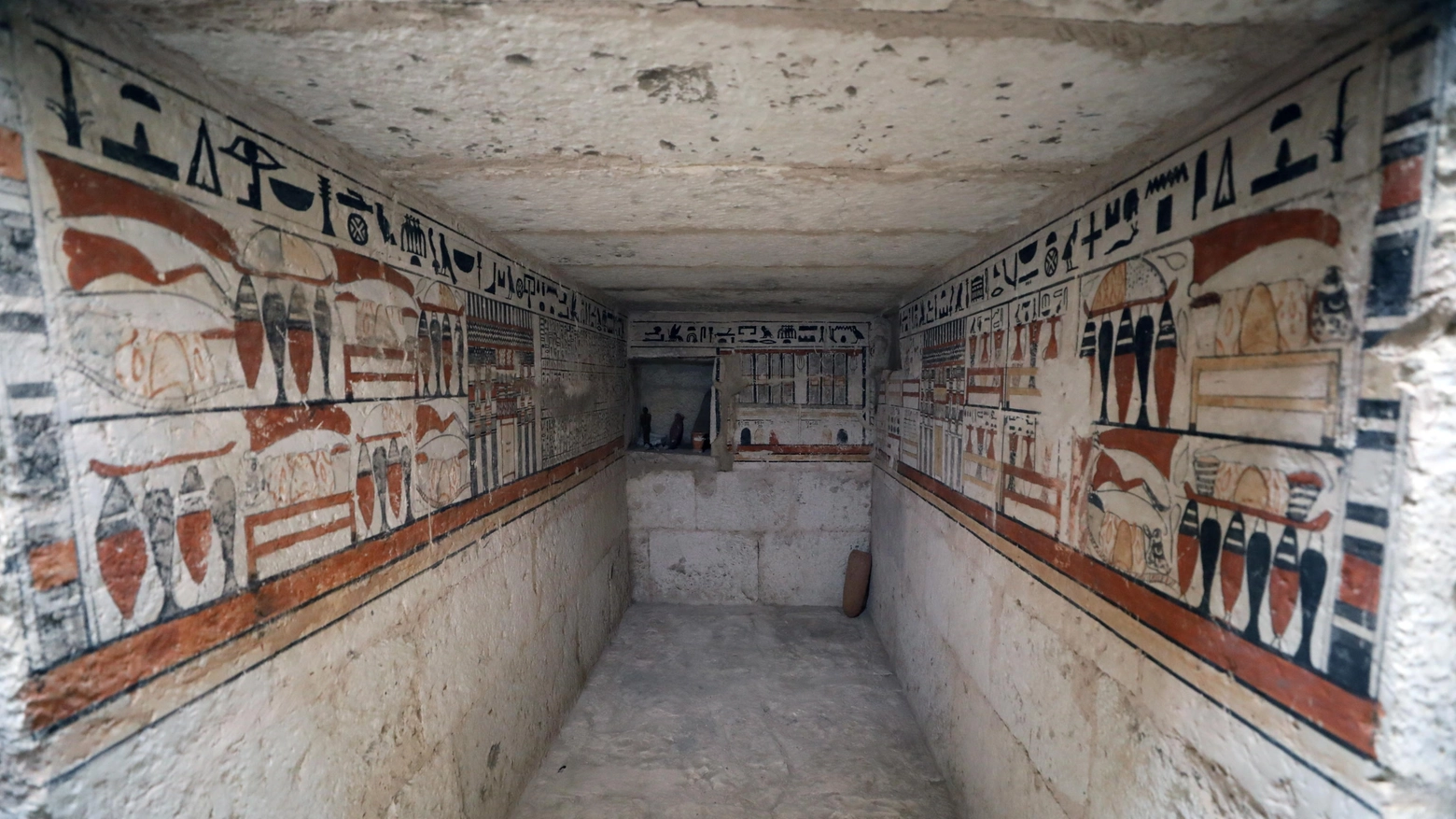 L'interno di una tomba egizia (Ansa)