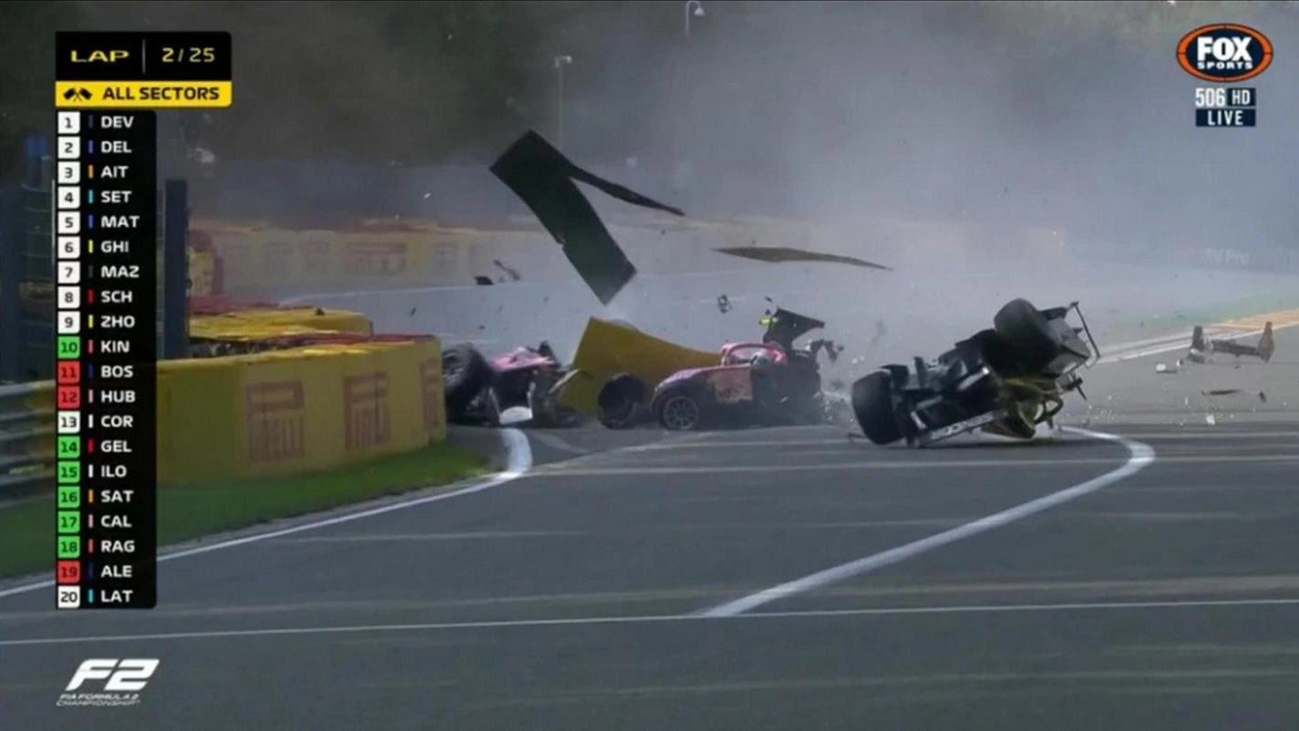 Belgio, terribile incidente in Formula 2: muore il francese Hubert (Ansa)