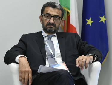 Energia e mercato libero, l’economista Tabarelli: “Le offerte ci sono, ma tra gli italiani ha vinto la pigrizia”