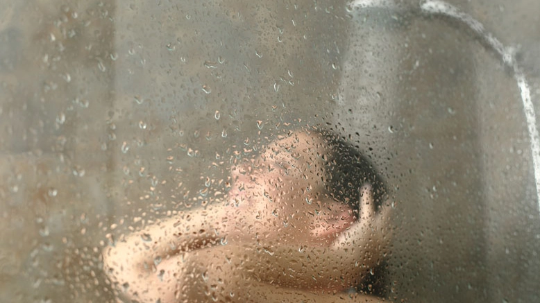 La doccia calda concilia il sonno - Foto: Antonio Guillem Fernández / Alamy
