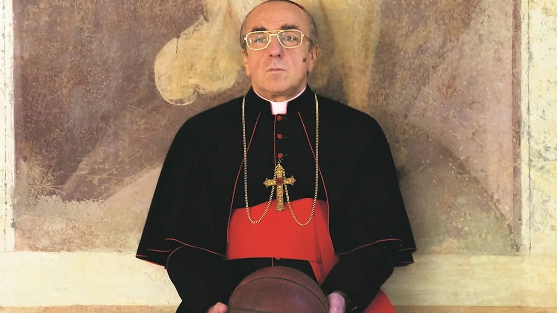 Silvio Orlando interpreta il cardinale Voiello nella serie tv The young Pope