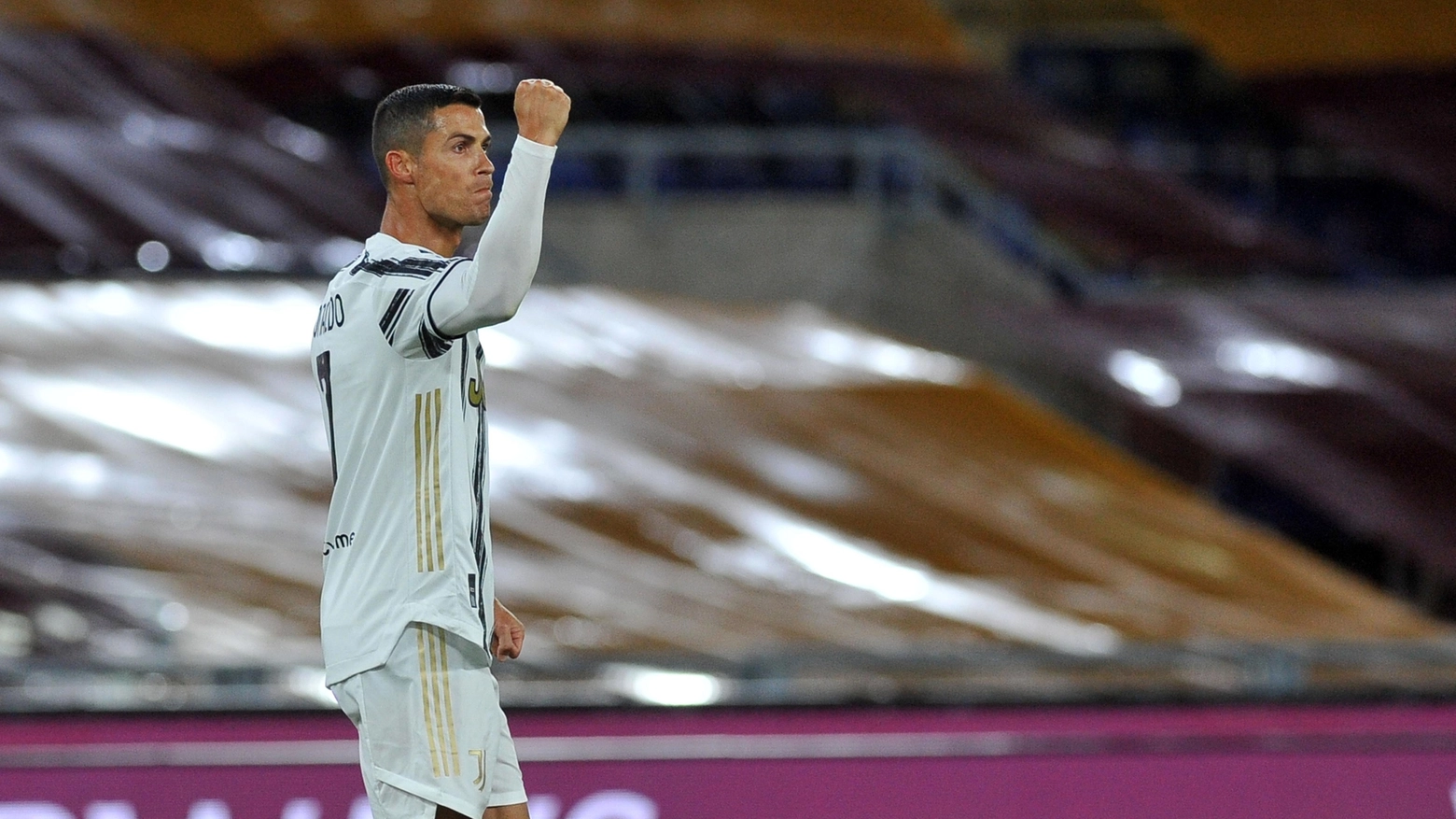 Ronaldo esulta dopo il secondo gol alla Roma (Alive)