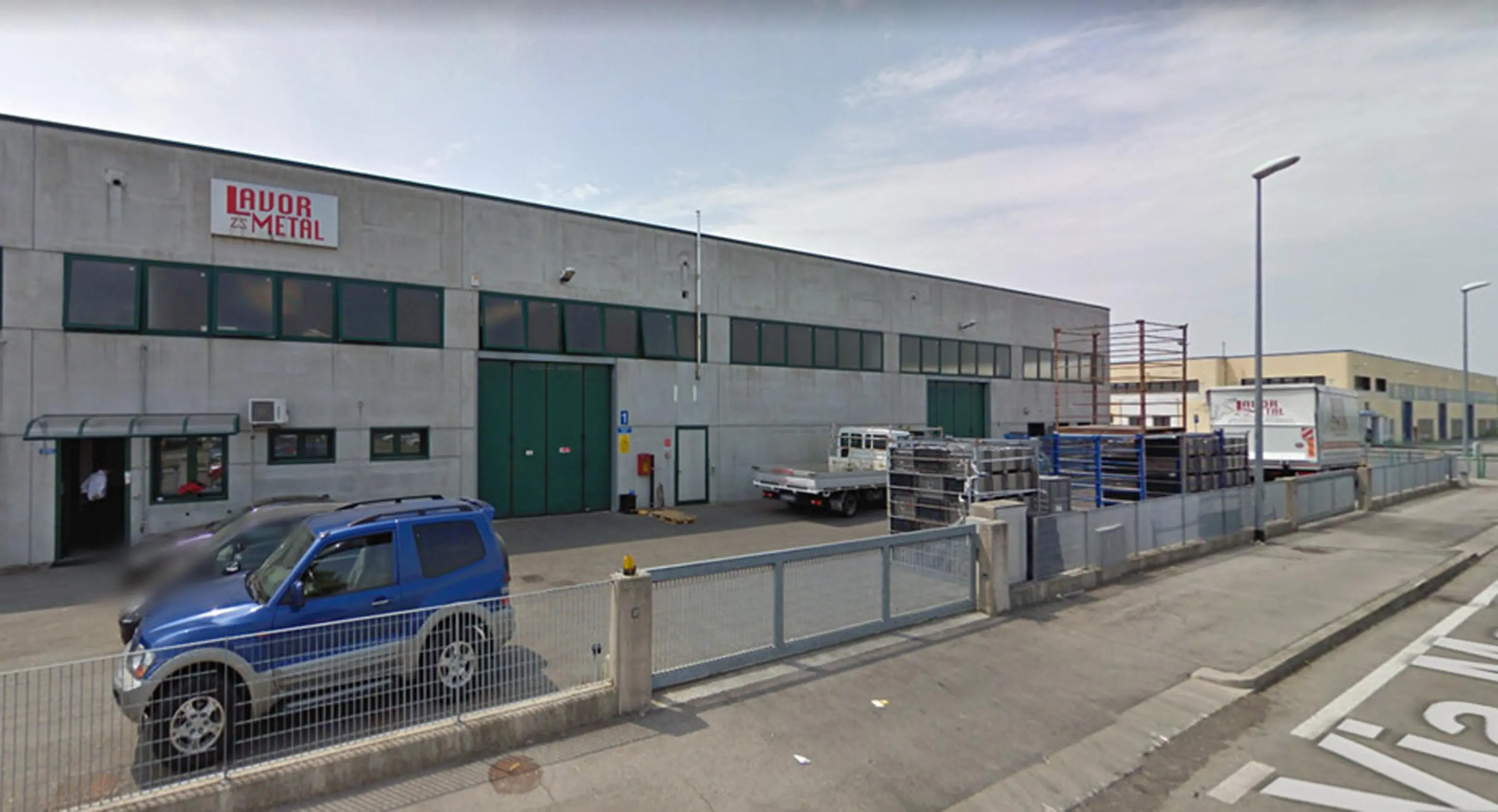 Morte sul lavoro, operaio precipita dal tetto di cella frigorifera in capannone a Pomezia