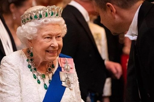 La regina Elisabetta II al ricevimento a Buckingham Palace 