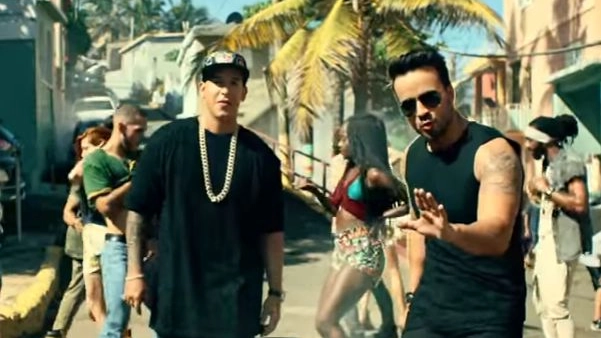 Luis Fonsi e Daddy Yankee in 'Despacito' (da youtube)