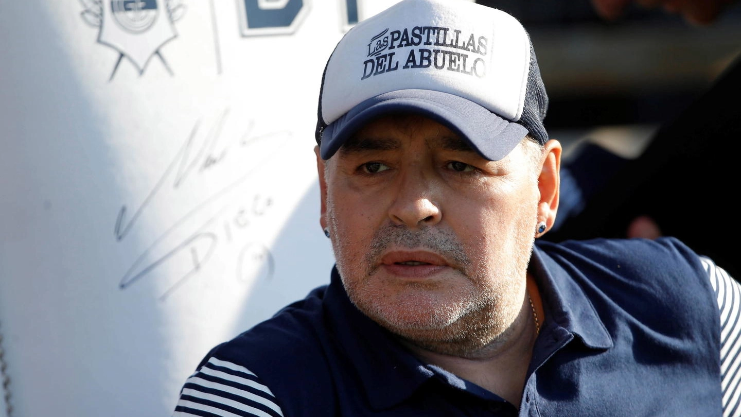 Diego Armando Maradona ricoverato in clinica a La Plata (Ansa)