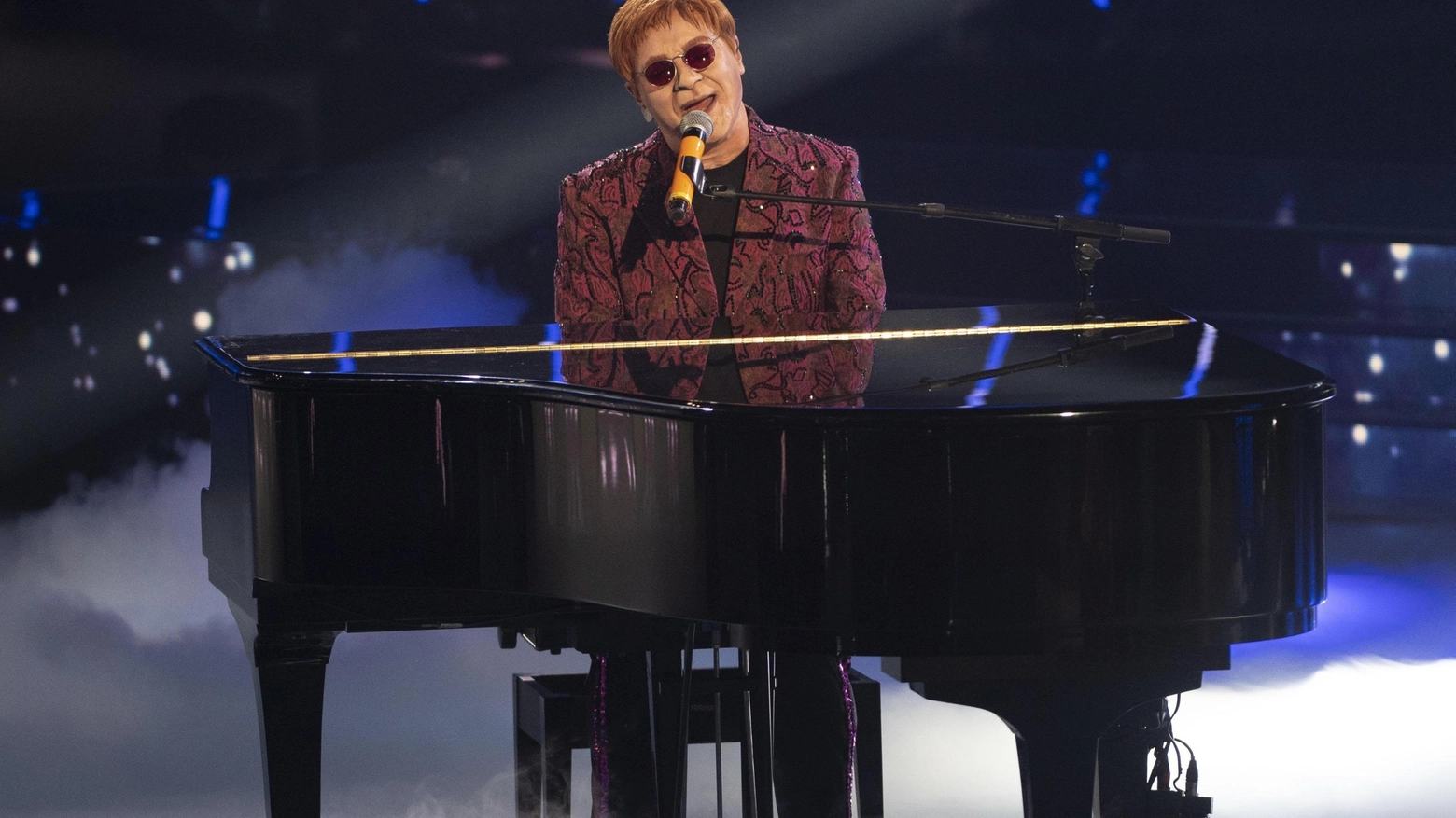 Agostino Penna interpreta Elton John (Ansa)