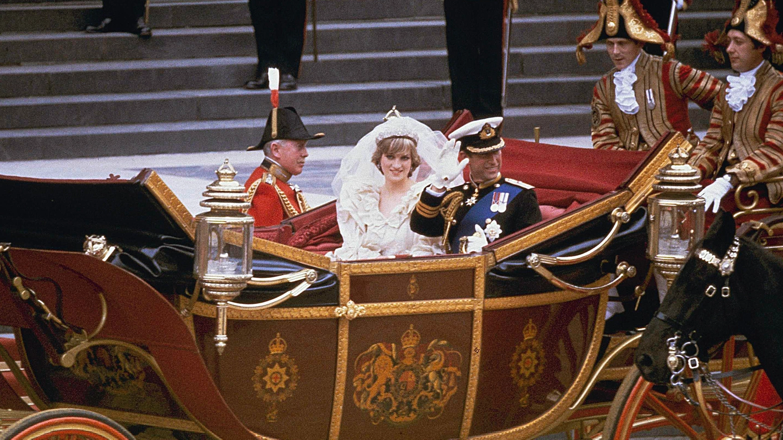 Diana e Carlo nel giorno del loro matrimonio, celebrato il 29 luglio 1981 (LaPresse)