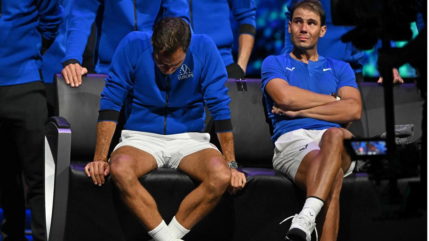 La commozione di Nadal dopo l'ultima partita di Federer (Ansa)