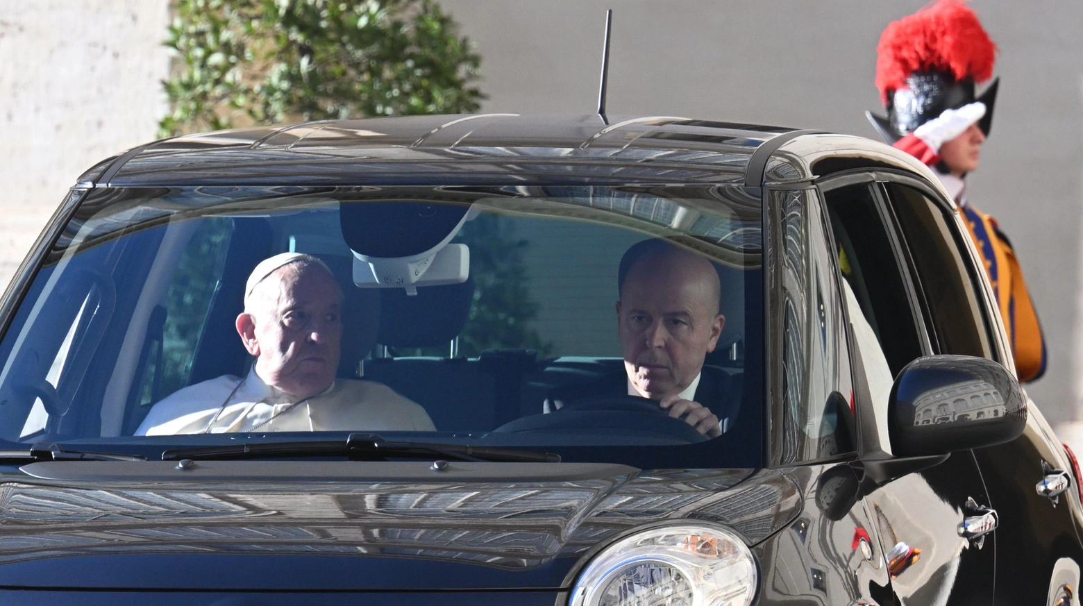 Pope Francis as he arrives at San Damaso Court with for a meeting with Italian Prime Minister, Giorgia Meloni, at the Vatican, 10 January 2023. ANSA/CLAUDIO PERI