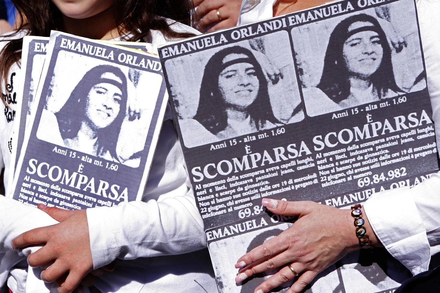 Alcune immagini di Emanuela Orlandi, in piazza del Campidoglio