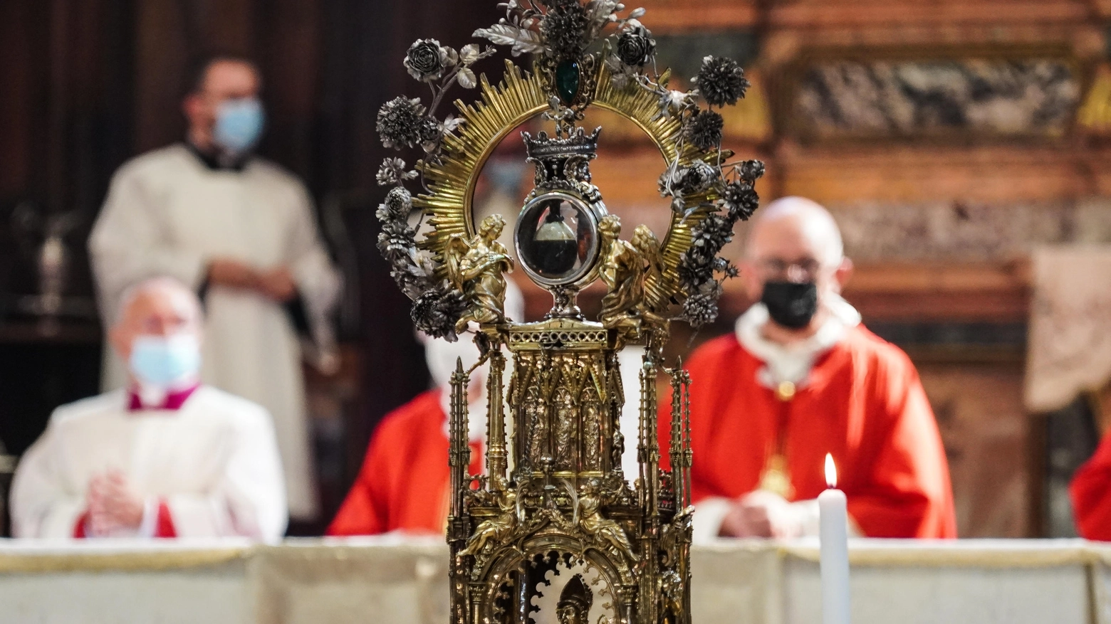 Il miracolo di San Gennaro a Napoli (immagini di repertorio)