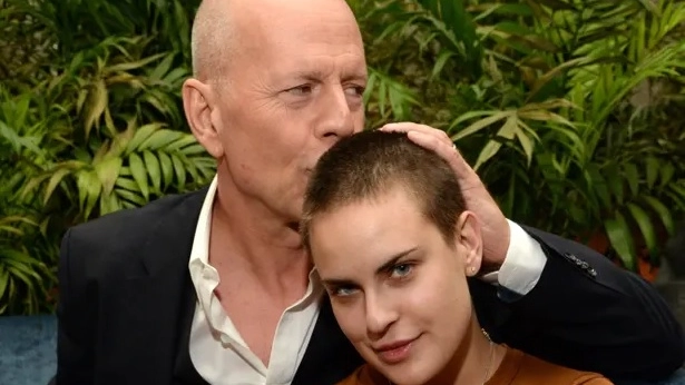 Bruce Willis e la figlia Tallulah in un ritratto del 2015