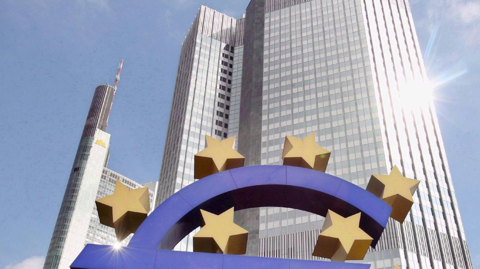 L'Eurotower a Francoforte, sede della Bce (Ansa)